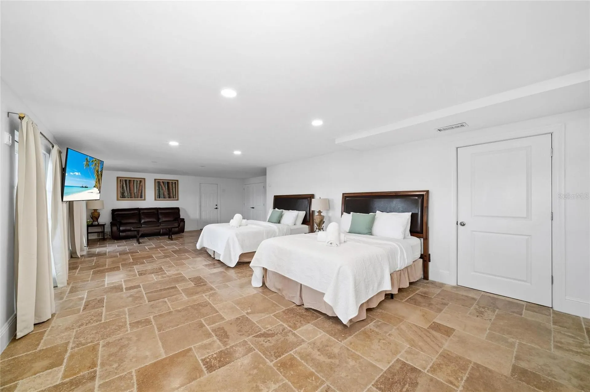 6438 Hollywood Boulevard Sarasota FL 34231