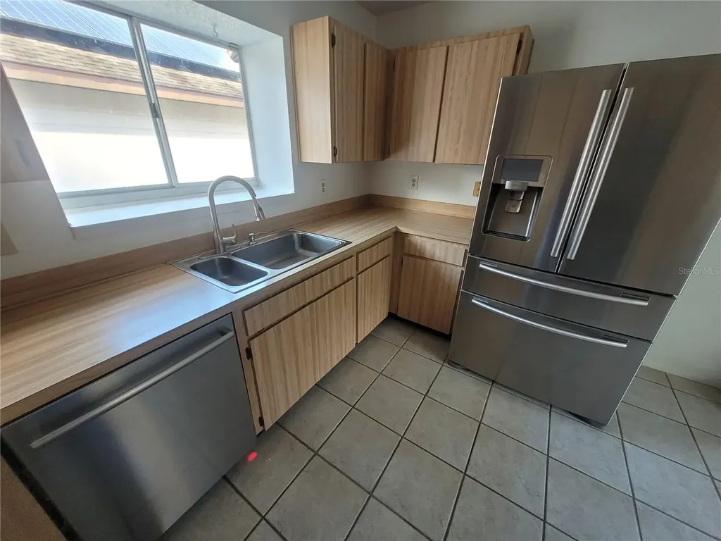 7125 Silvermill Drive Tampa FL 33635
