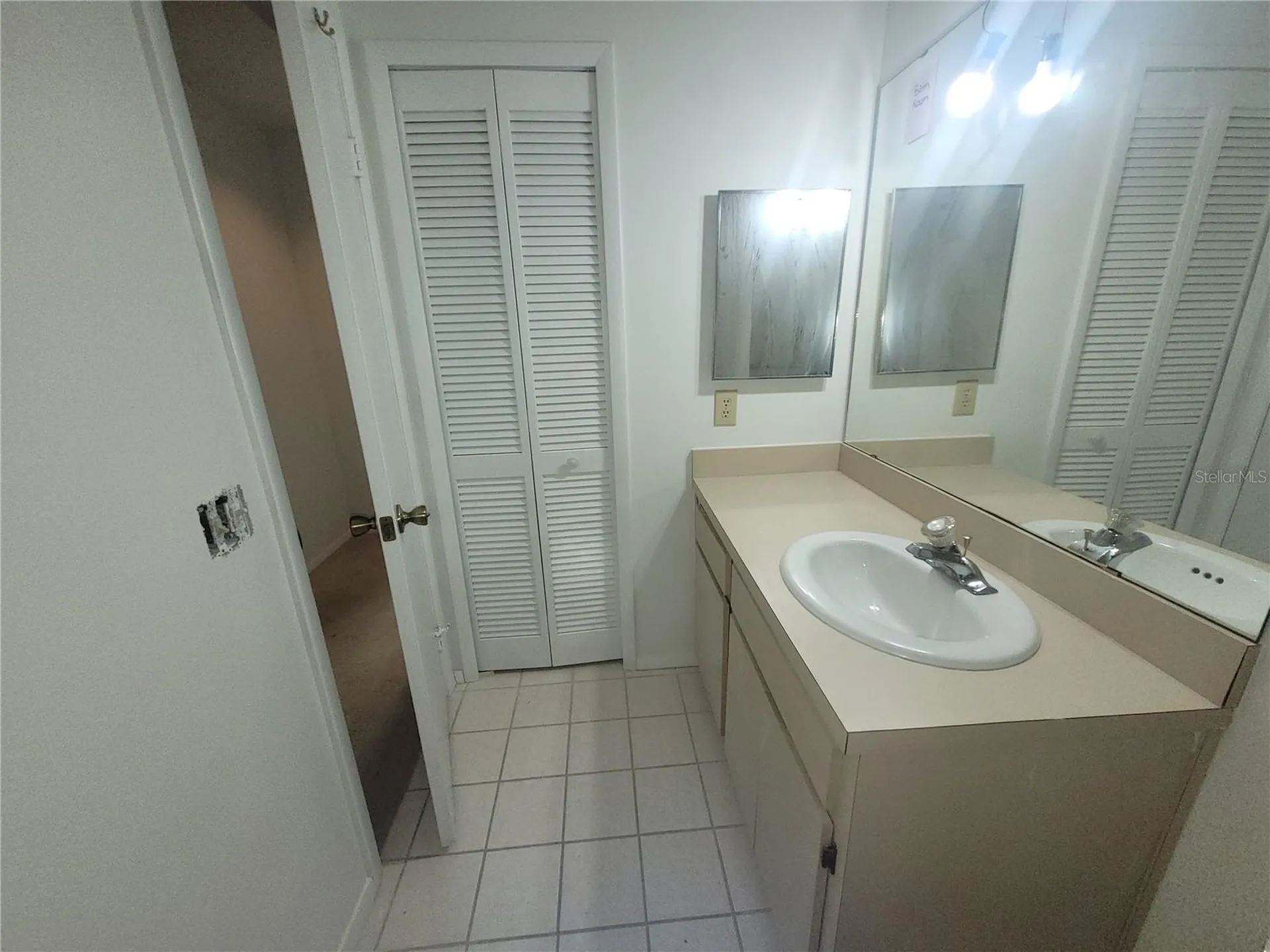 7125 Silvermill Drive Tampa FL 33635
