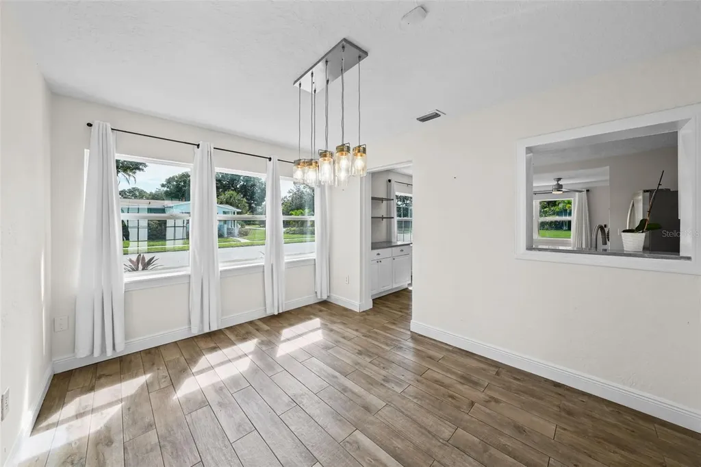 281 38th Avenue NE St Petersburg FL 33704