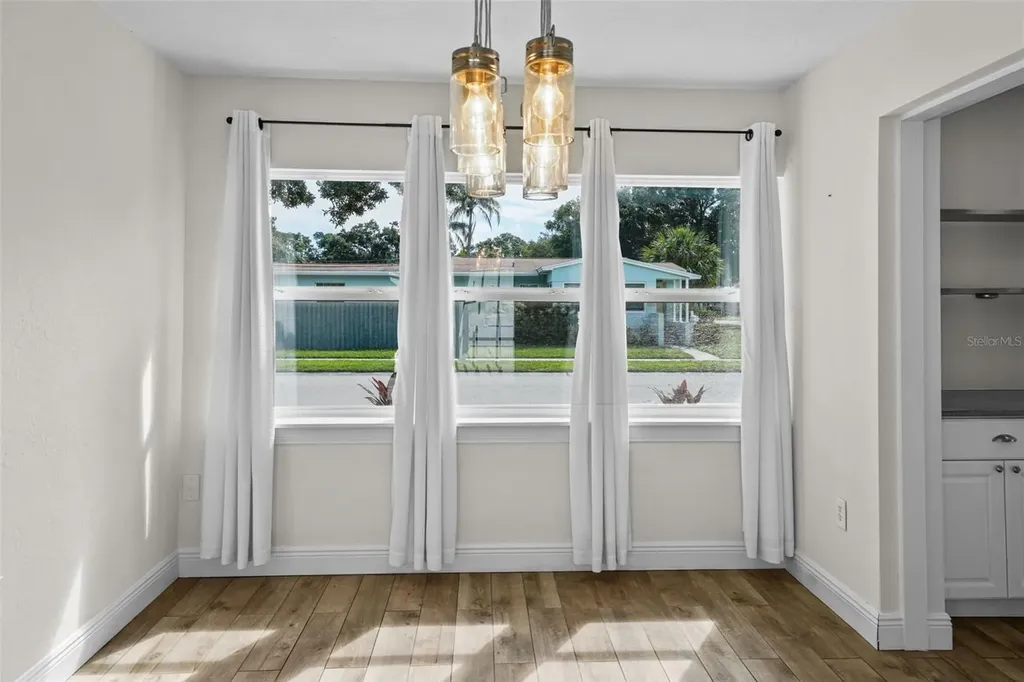 281 38th Avenue NE St Petersburg FL 33704