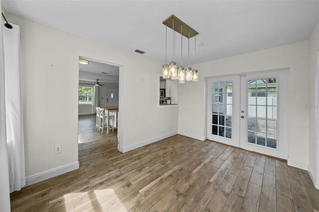 281 38th Avenue NE St Petersburg FL 33704