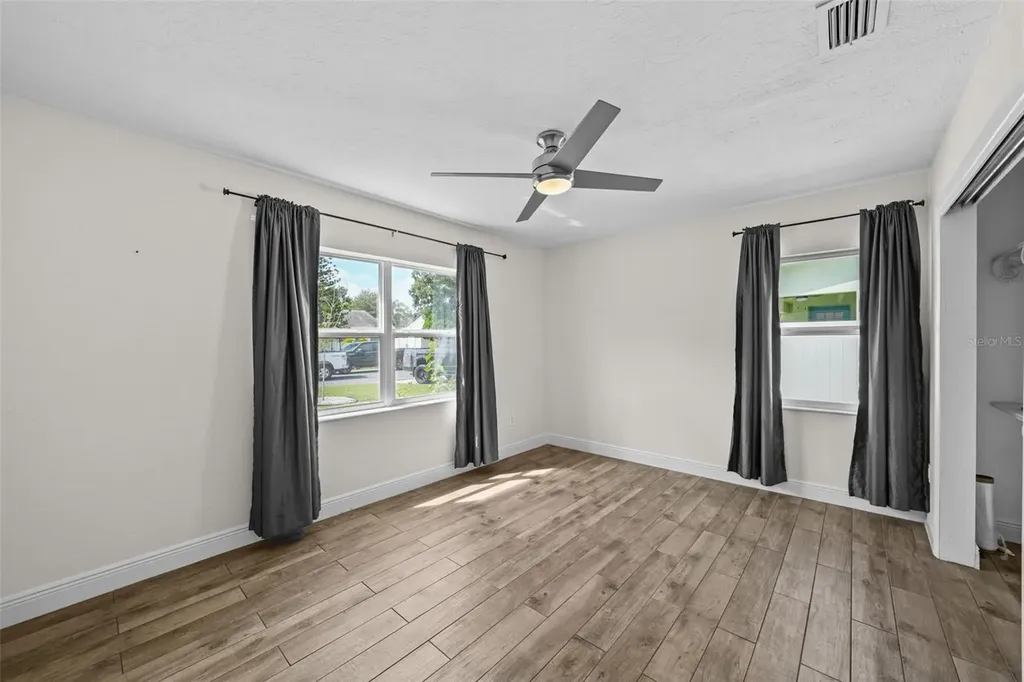 281 38th Avenue NE St Petersburg FL 33704