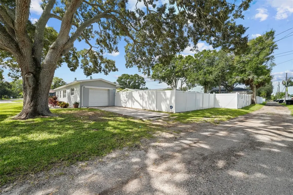 281 38th Avenue NE St Petersburg FL 33704