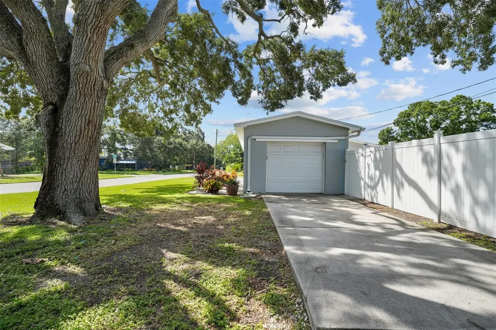 281 38th Avenue NE St Petersburg FL 33704