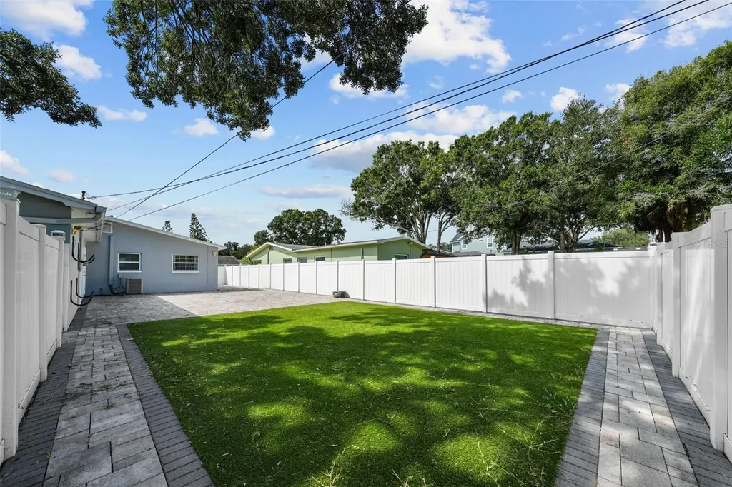 281 38th Avenue NE St Petersburg FL 33704