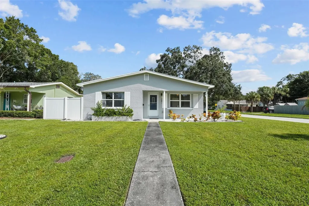 281 38th Avenue NE St Petersburg FL 33704