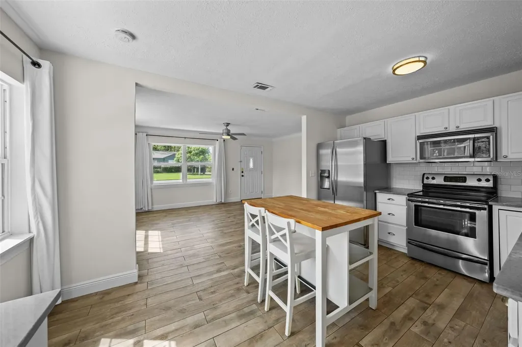 281 38th Avenue NE St Petersburg FL 33704