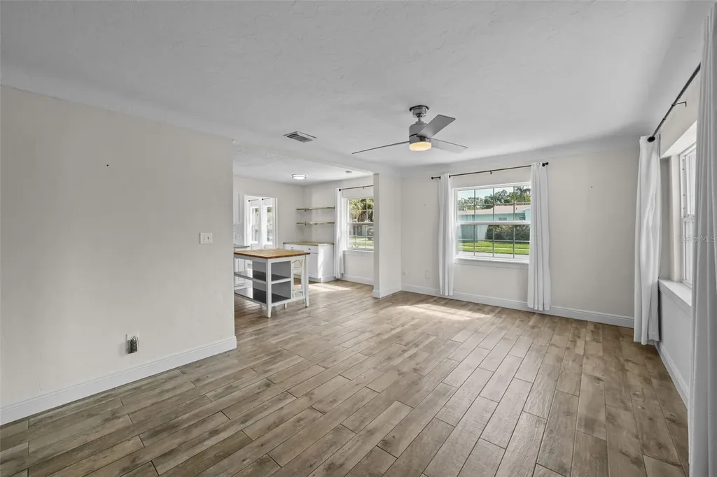 281 38th Avenue NE St Petersburg FL 33704
