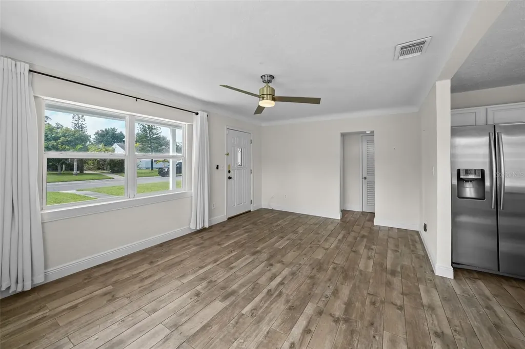 281 38th Avenue NE St Petersburg FL 33704