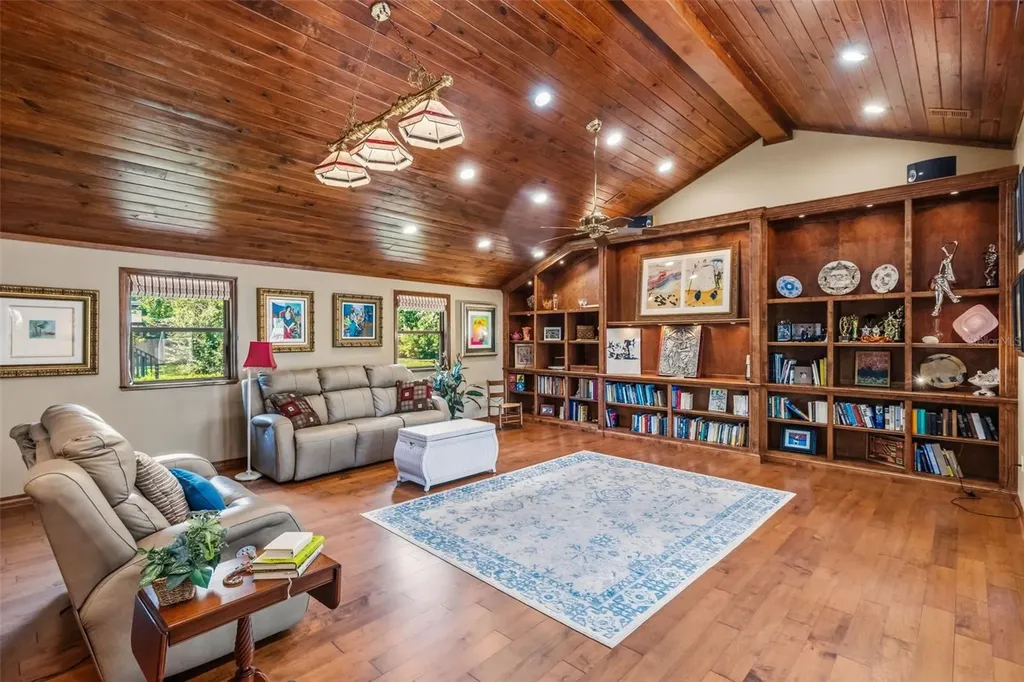 1944 Levine Lane Clearwater FL 33760