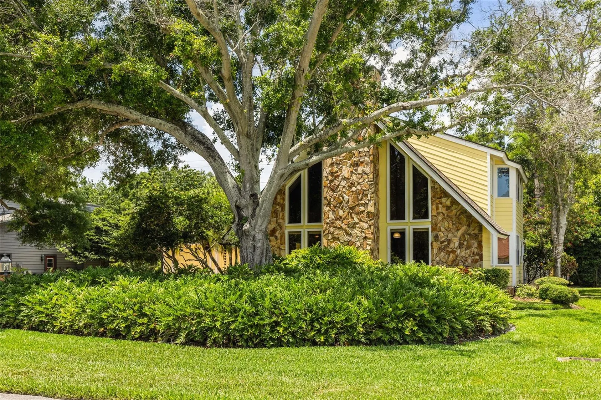 1944 Levine Lane Clearwater FL 33760