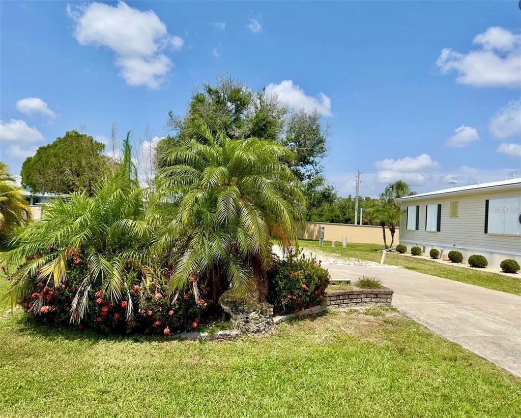 2100 Kings Highway Port Charlotte FL 33980