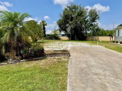 2100 Kings Highway Port Charlotte FL 33980