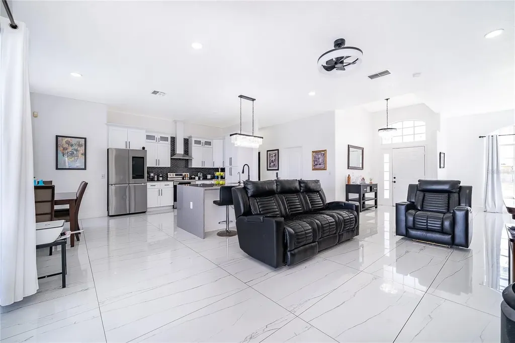 2654 Hawthorne Lane Kissimmee FL 34743
