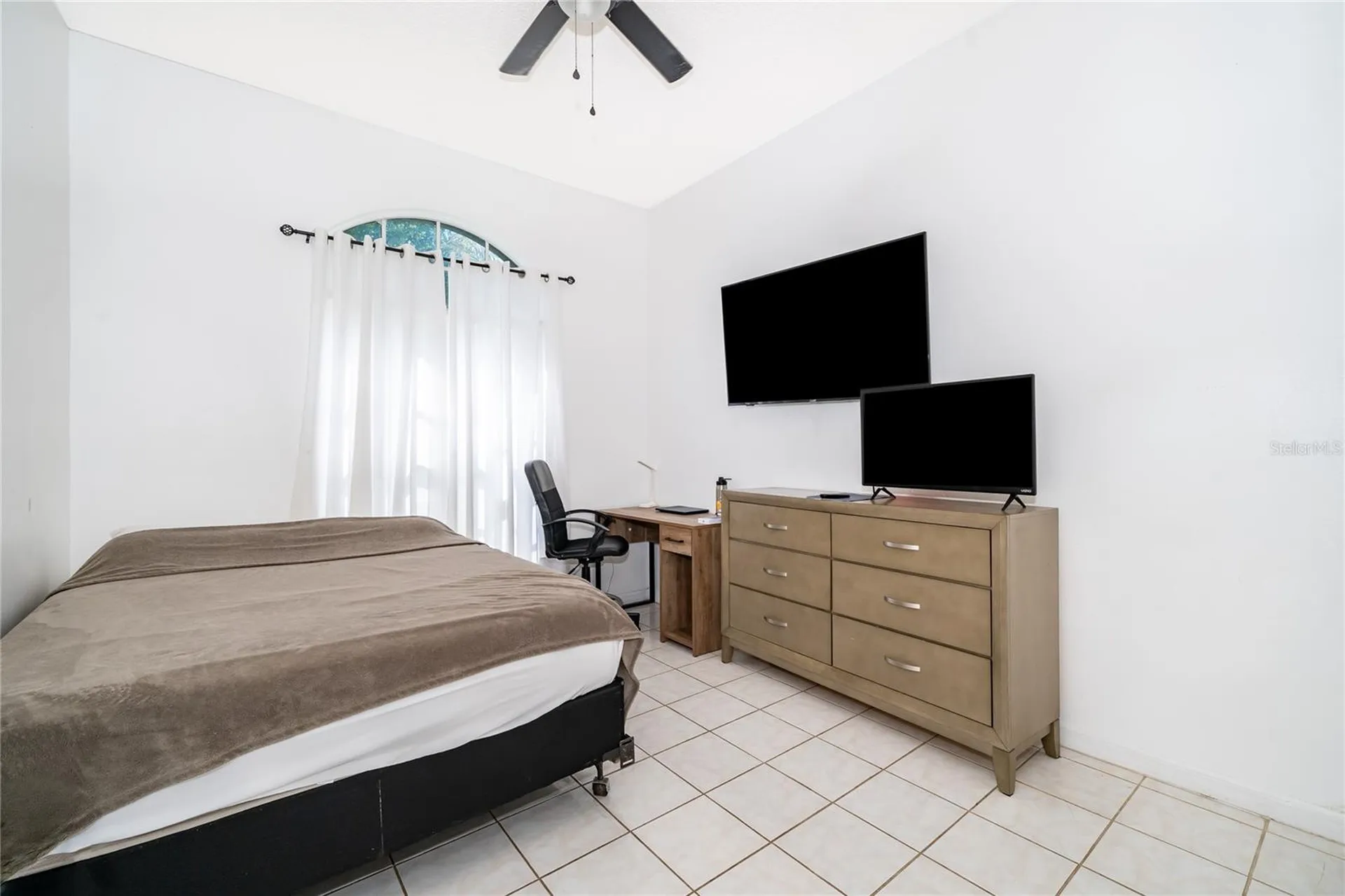2654 Hawthorne Lane Kissimmee FL 34743