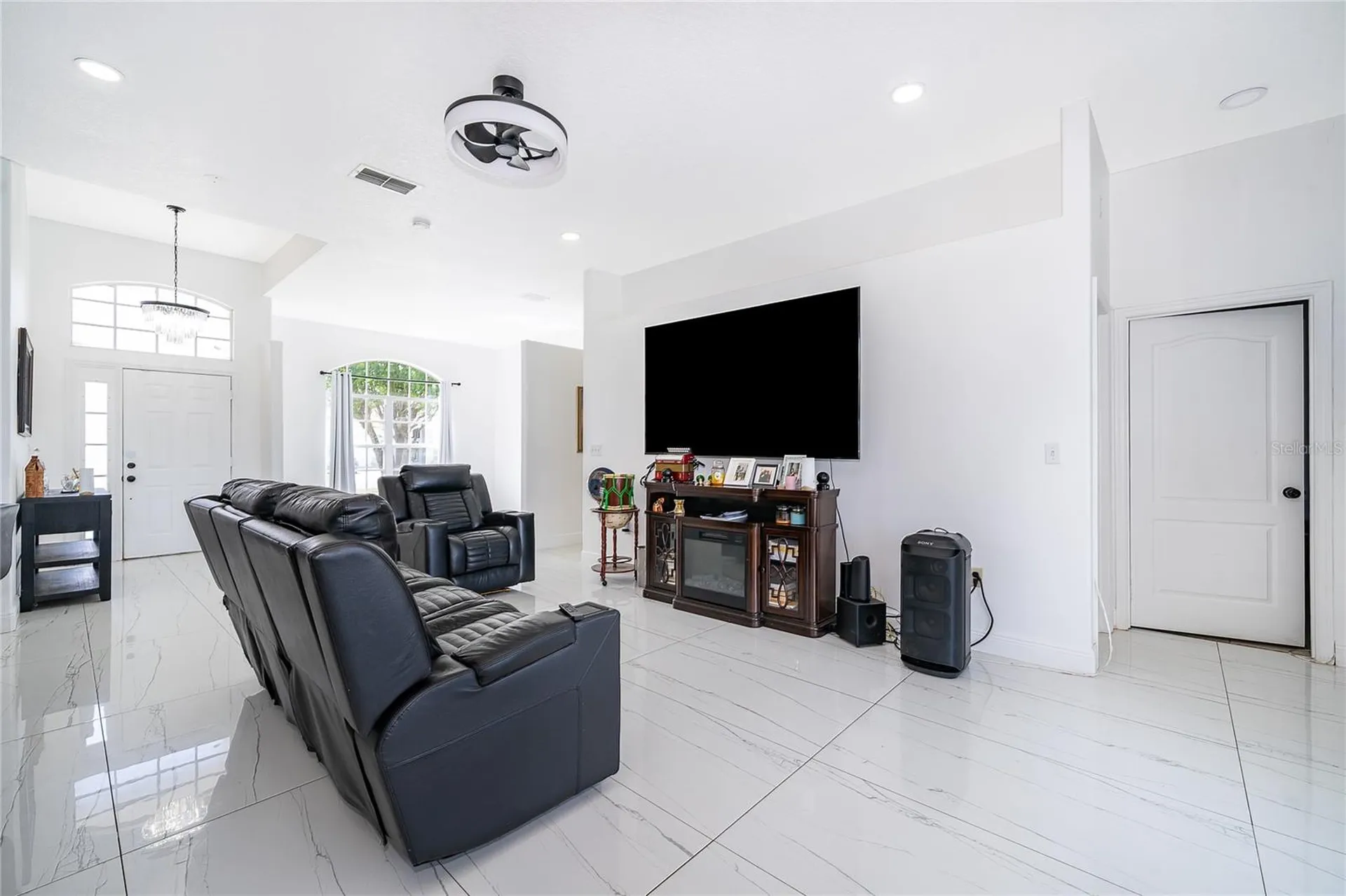 2654 Hawthorne Lane Kissimmee FL 34743