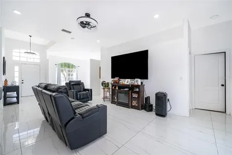 2654 Hawthorne Lane Kissimmee FL 34743