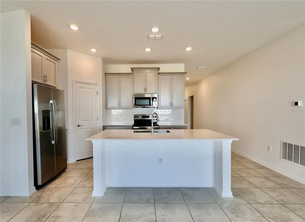 965 Laurel View Way Groveland FL 34736