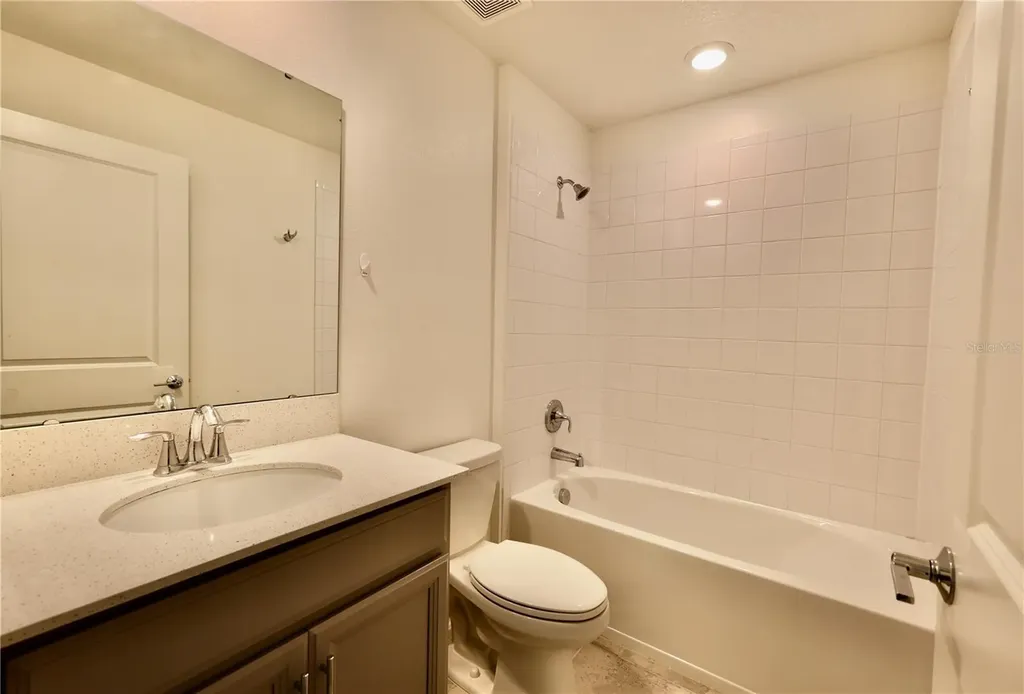 965 Laurel View Way Groveland FL 34736