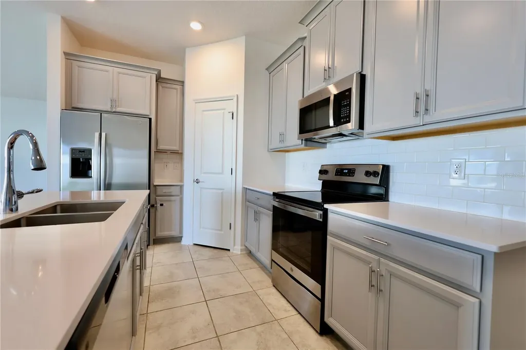 965 Laurel View Way Groveland FL 34736