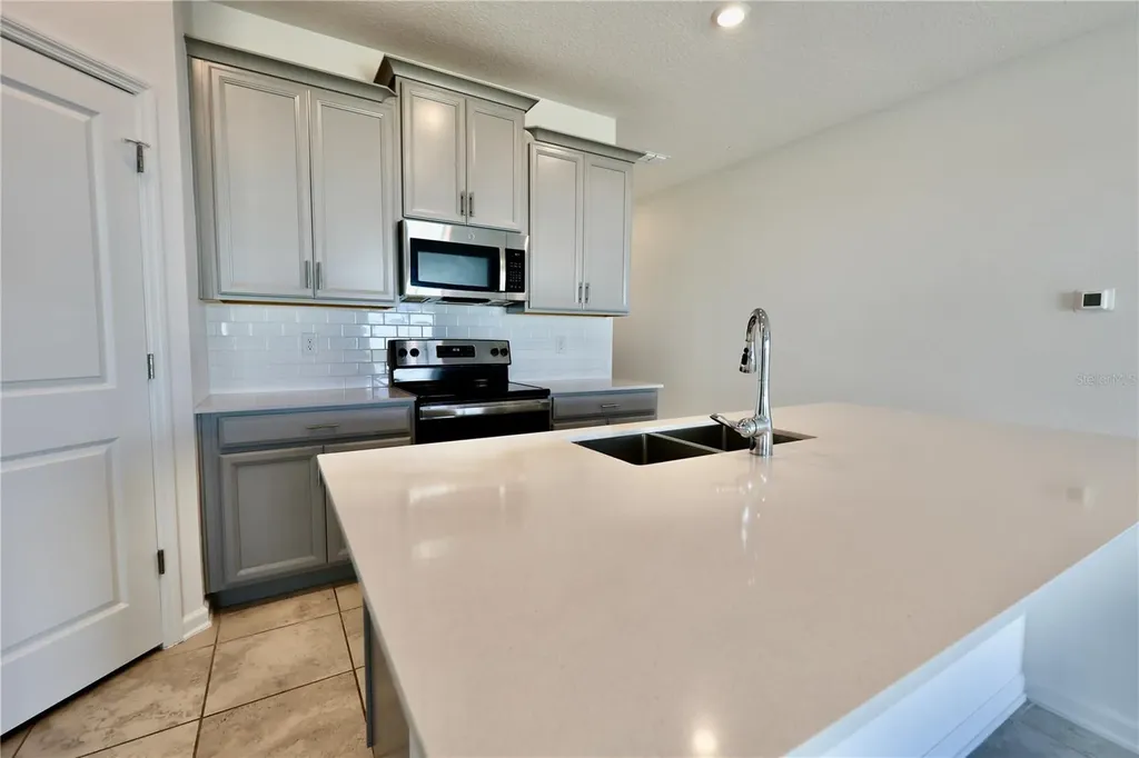 965 Laurel View Way Groveland FL 34736