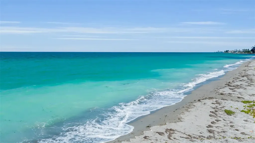 8132 Sanderling Road Sarasota FL 34242