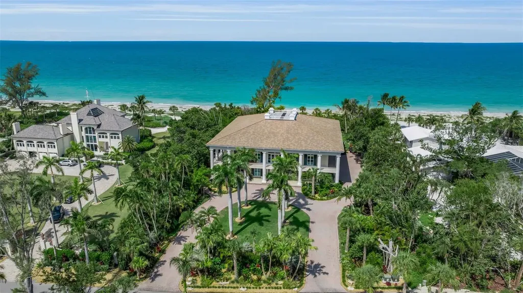 8132 Sanderling Road Sarasota FL 34242