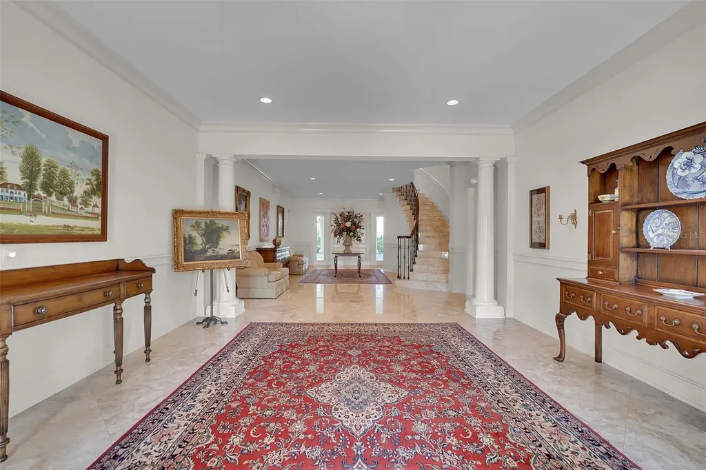 8132 Sanderling Road Sarasota FL 34242