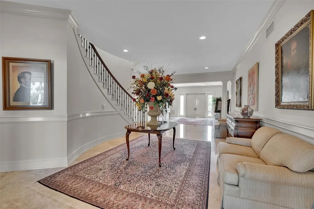 8132 Sanderling Road Sarasota FL 34242