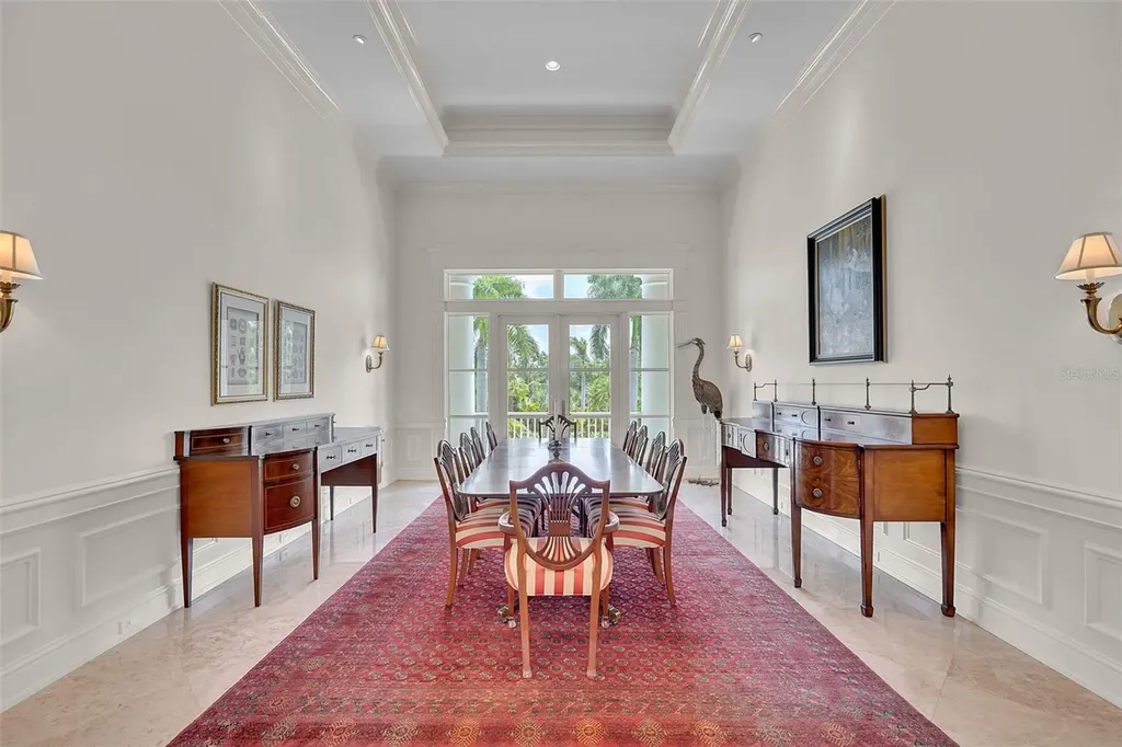 8132 Sanderling Road Sarasota FL 34242