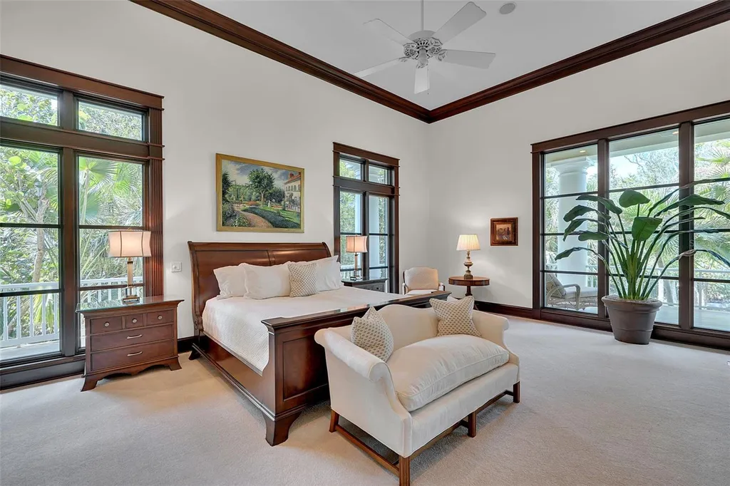 8132 Sanderling Road Sarasota FL 34242
