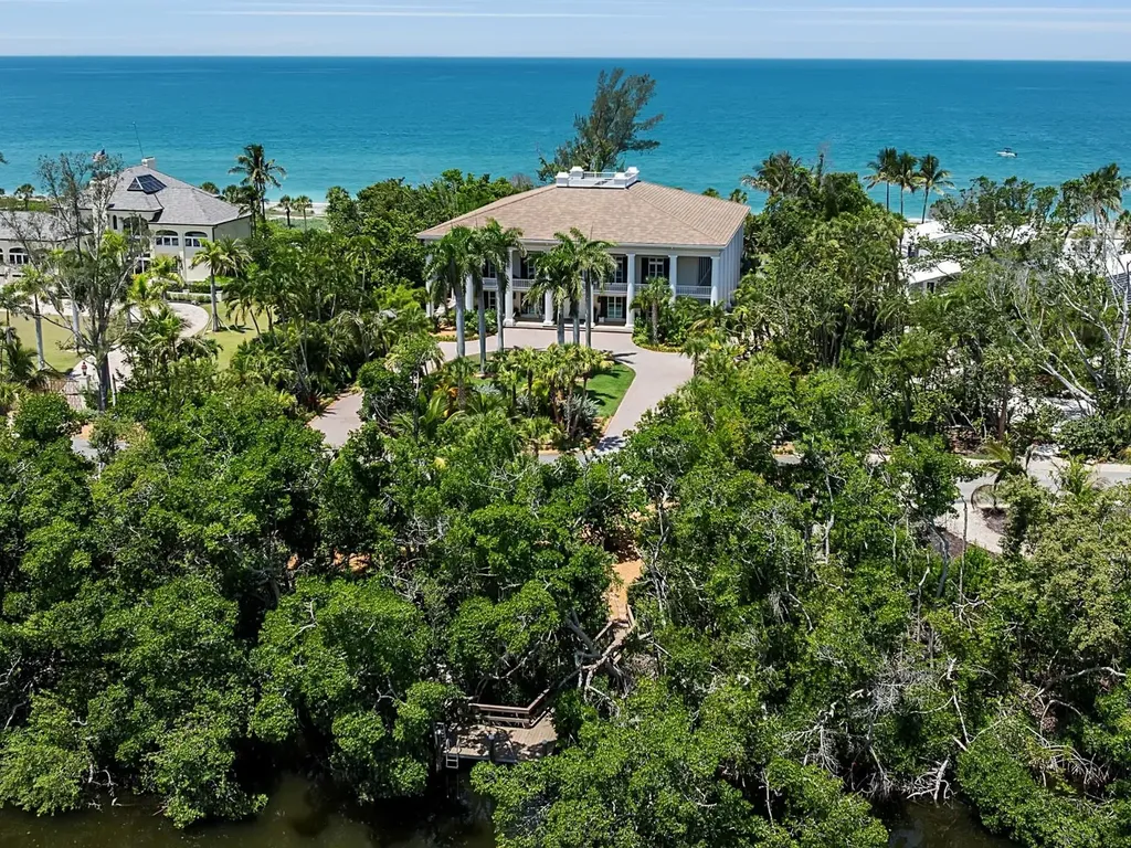 8132 Sanderling Road Sarasota FL 34242