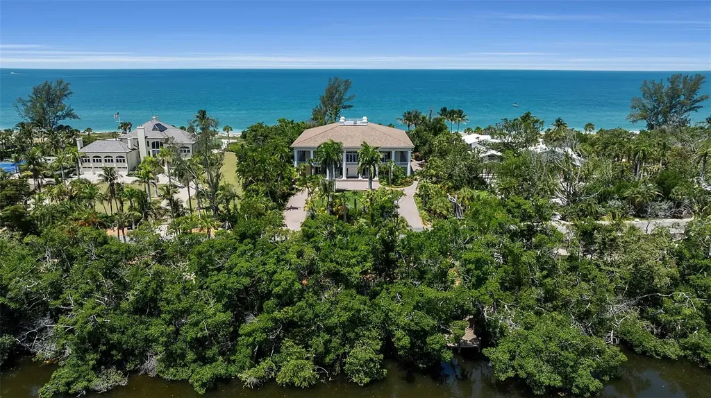 8132 Sanderling Road Sarasota FL 34242
