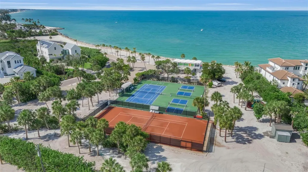 8132 Sanderling Road Sarasota FL 34242