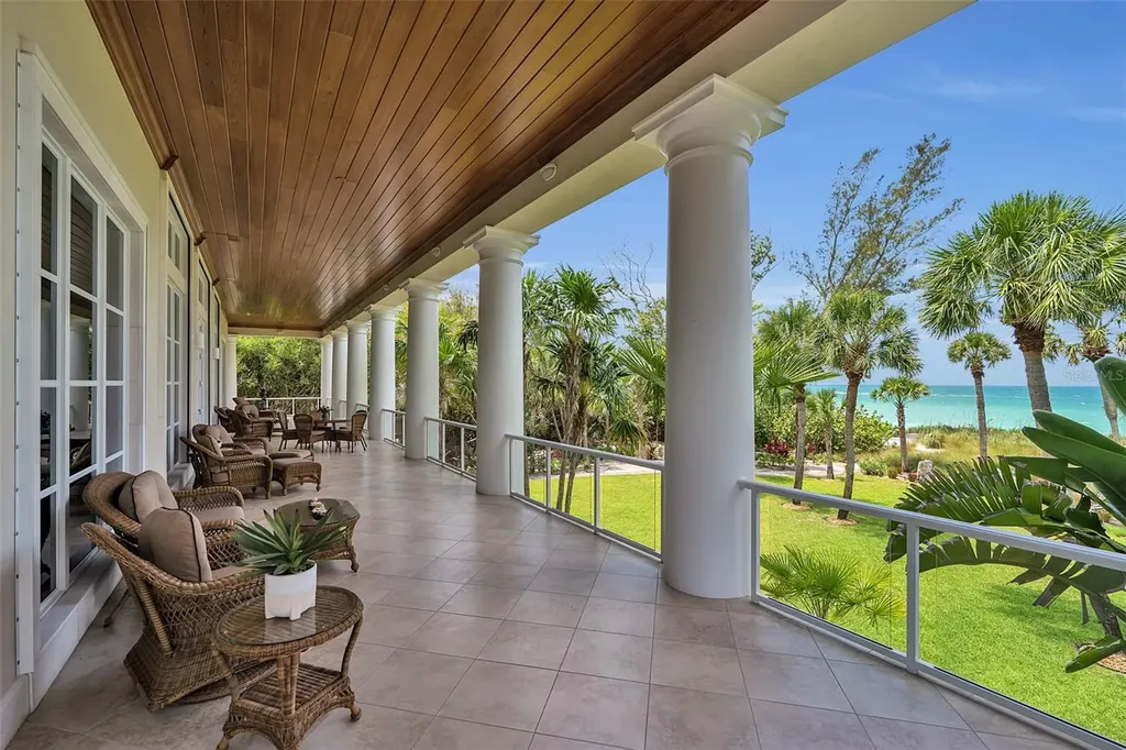 8132 Sanderling Road Sarasota FL 34242