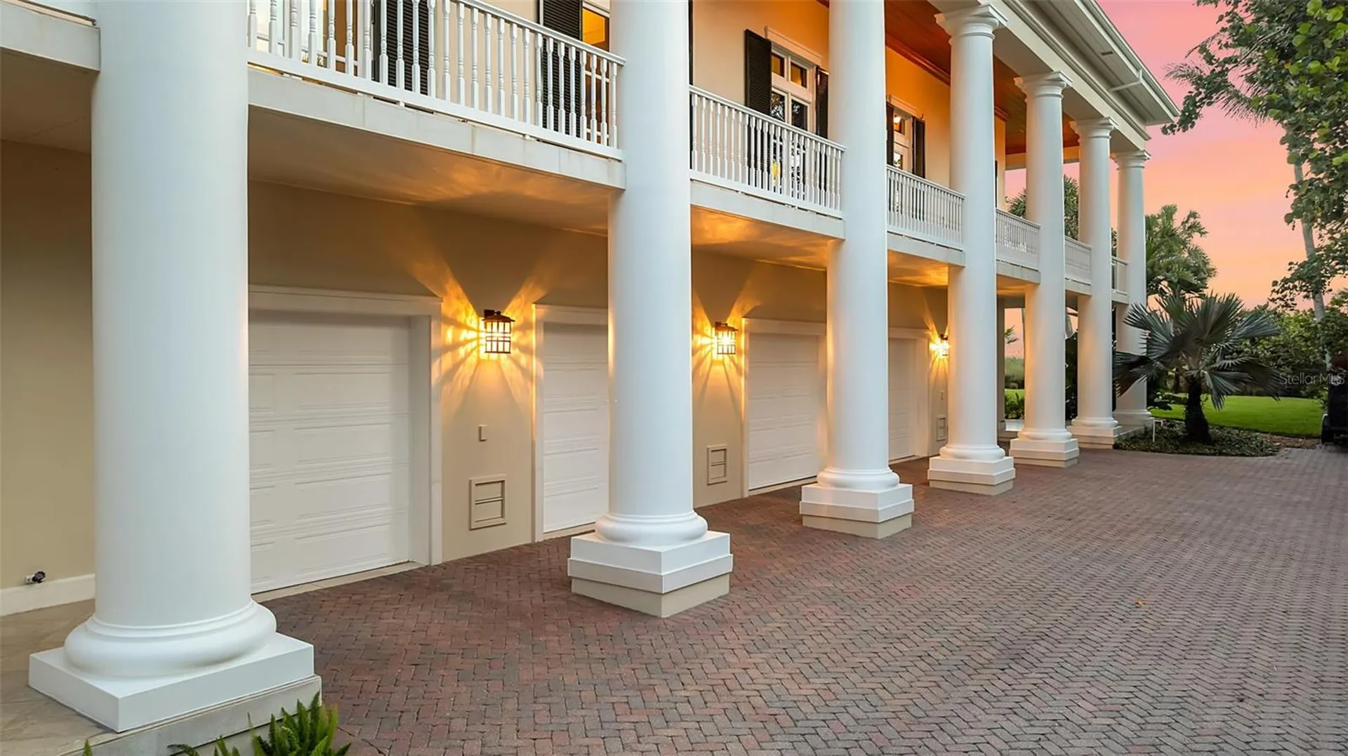8132 Sanderling Road Sarasota FL 34242