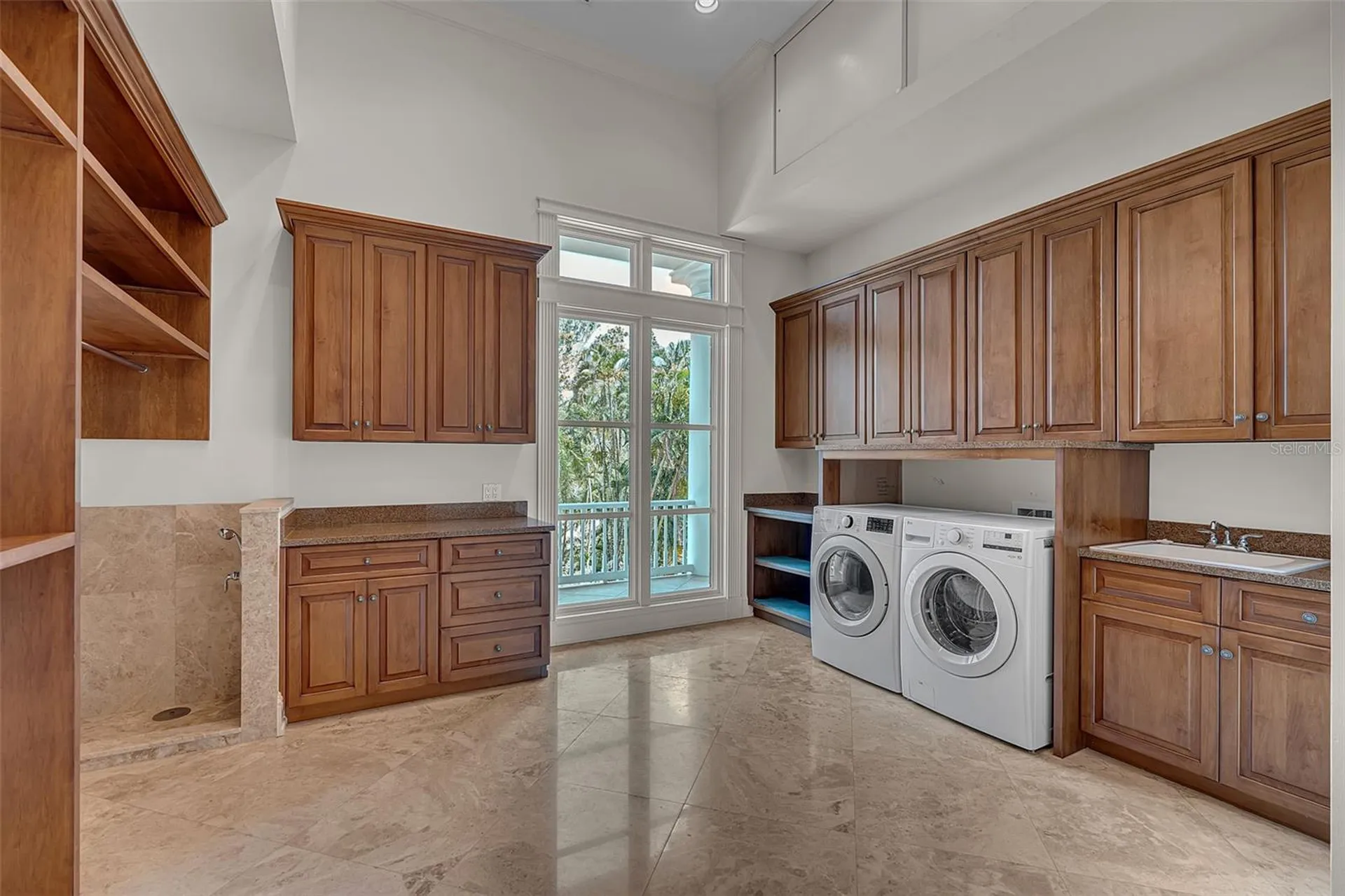 8132 Sanderling Road Sarasota FL 34242