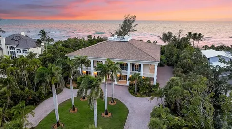 8132 Sanderling Road Sarasota FL 34242