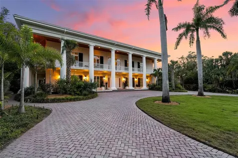 8132 Sanderling Road Sarasota FL 34242