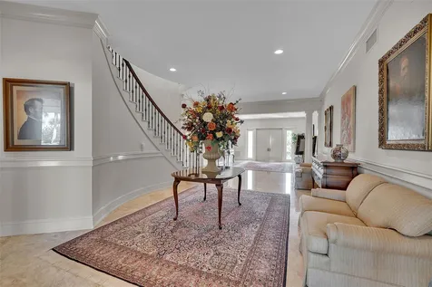 8132 Sanderling Road Sarasota FL 34242