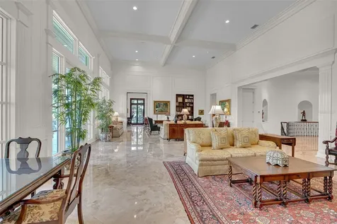 8132 Sanderling Road Sarasota FL 34242