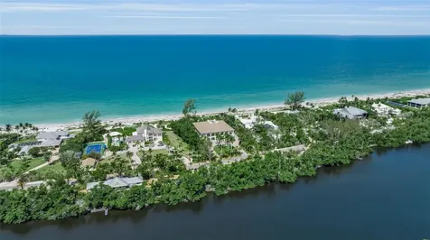 8132 Sanderling Road Sarasota FL 34242
