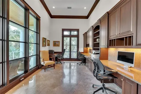 8132 Sanderling Road Sarasota FL 34242