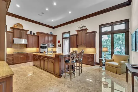 8132 Sanderling Road Sarasota FL 34242