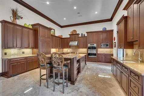 8132 Sanderling Road Sarasota FL 34242