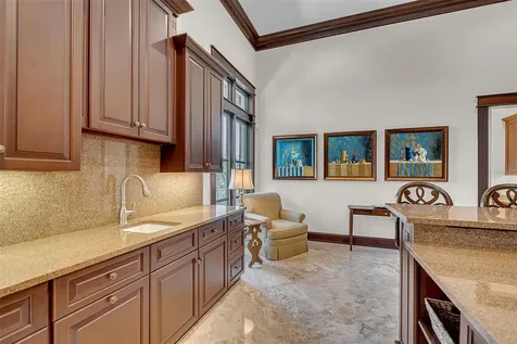 8132 Sanderling Road Sarasota FL 34242