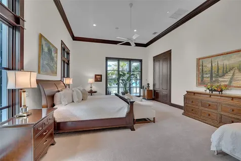 8132 Sanderling Road Sarasota FL 34242