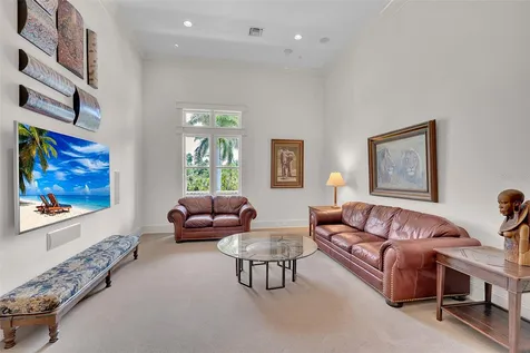 8132 Sanderling Road Sarasota FL 34242