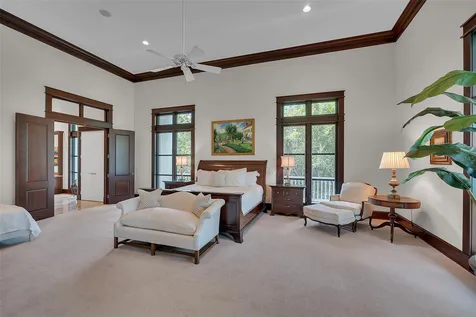 8132 Sanderling Road Sarasota FL 34242